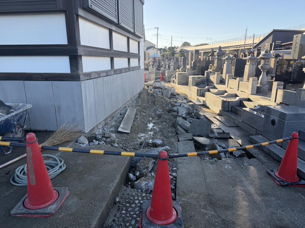 本堂北側の工事現場