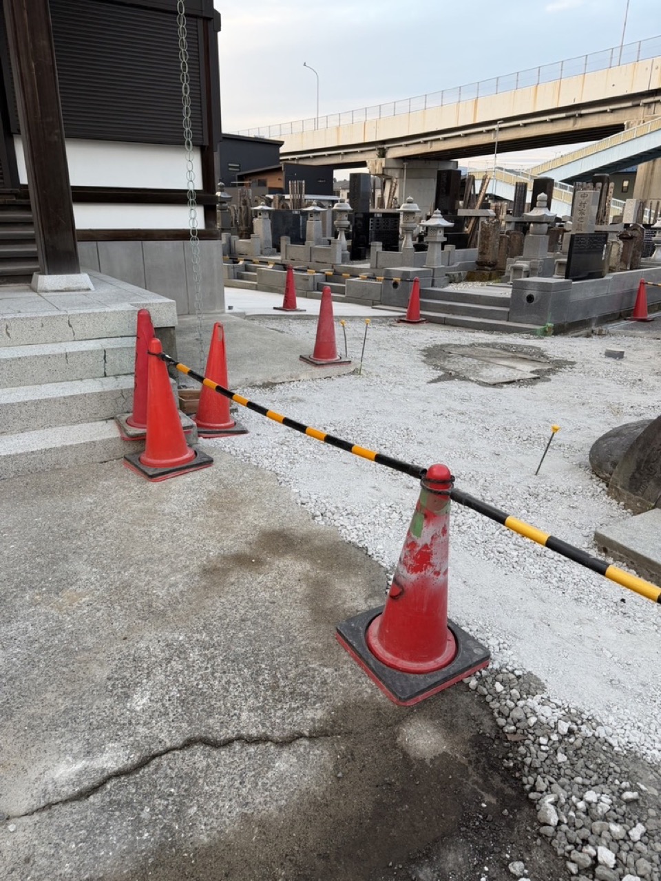 コーンと工事エリア（午後）