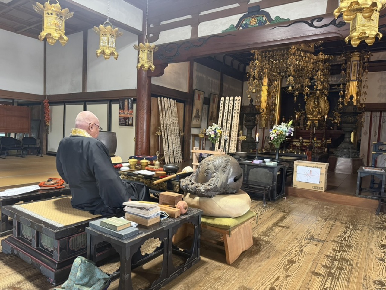萬蔵院本堂でのお参り